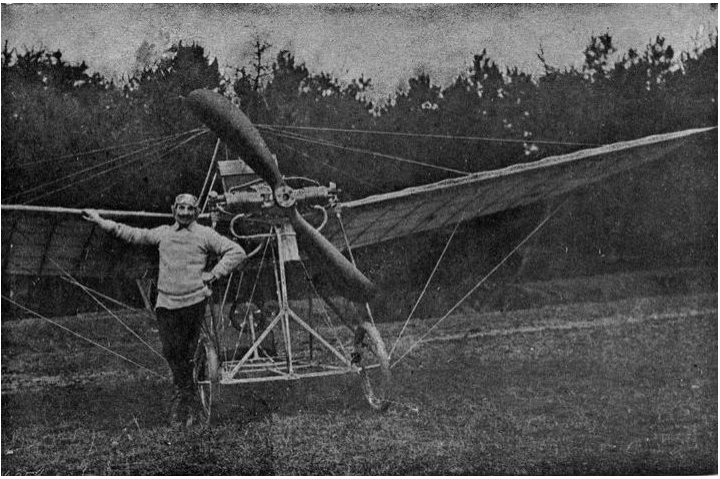 Pilotní průkaz s československým pořadovým číslem 1 získal občan Velkého Meziříčí ing. Jan Čermák